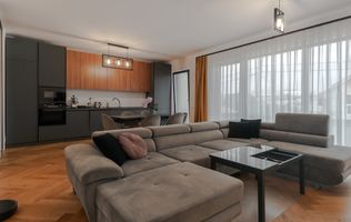 Apartament spatios 3 camere, 2 balcoane, 2 parcari, zona Iulius Mall!