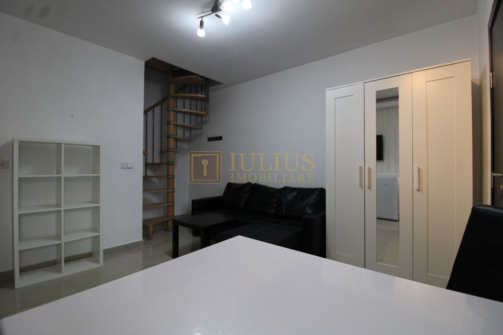 1 camera, loc de parcare,in spate la City of MARA - Poză 8