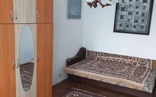 Apartament de inchiriast / 52mp/ zona Podu Ros - Poză 2