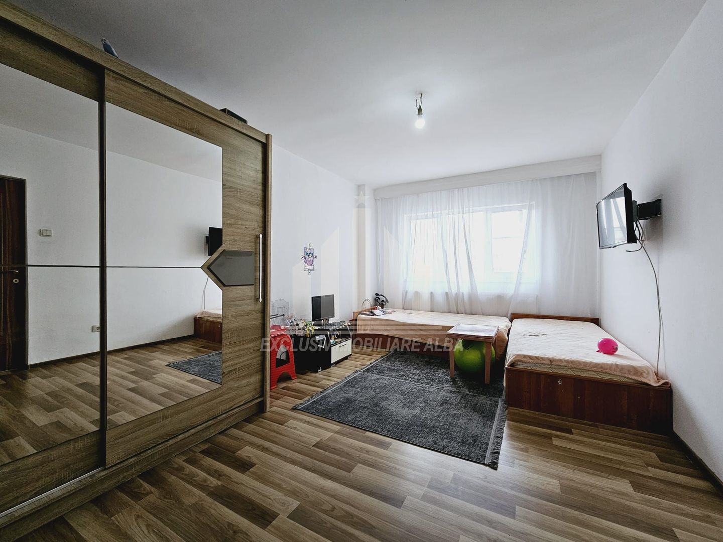 Apartament cu 3 camere decomandate, Cetate - Poză 4