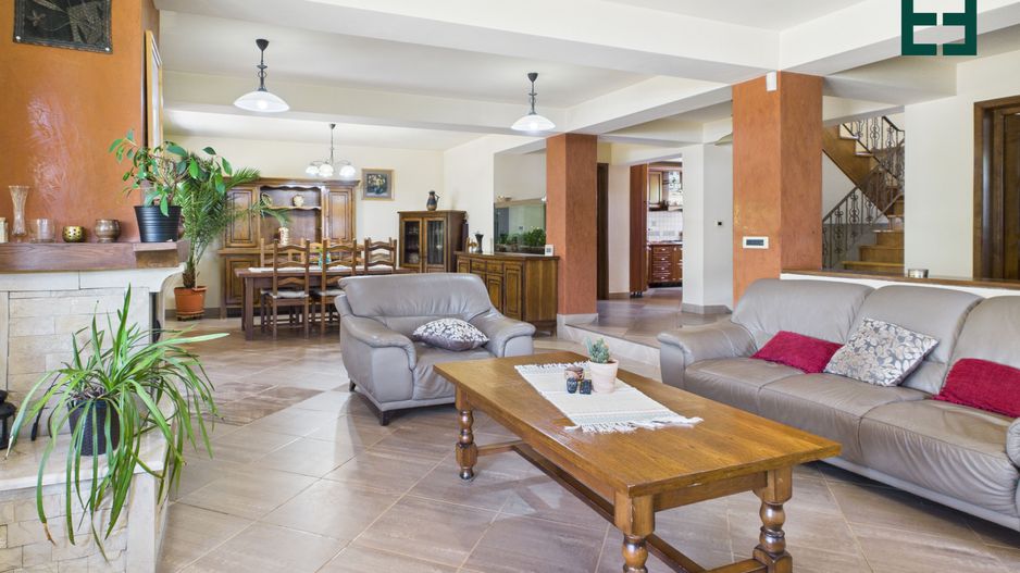 Vilă cu 6 camere - Zona Subcetate - Arad - Poză 1