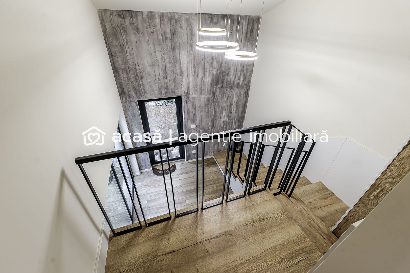 Apartament tip casa, cu gradina proprie, in zona centrala a Aradului - Poză 3