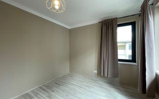 Casă / Vilă cu 4 camere de închiriat - Dezmir - Poză 9