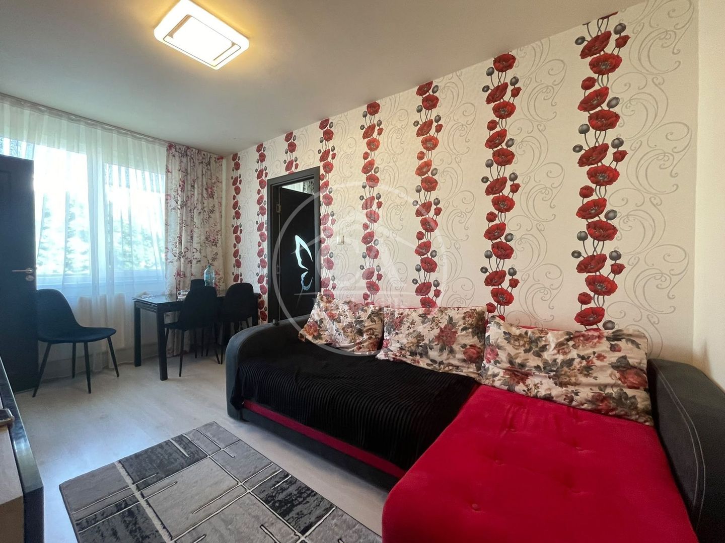 Apartament de vânzare cu 2 camere în zona Velența, Oradea - Poză 2