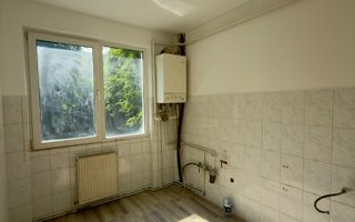 Apartament cu 3 camere et 1 + garaj - Poză 3