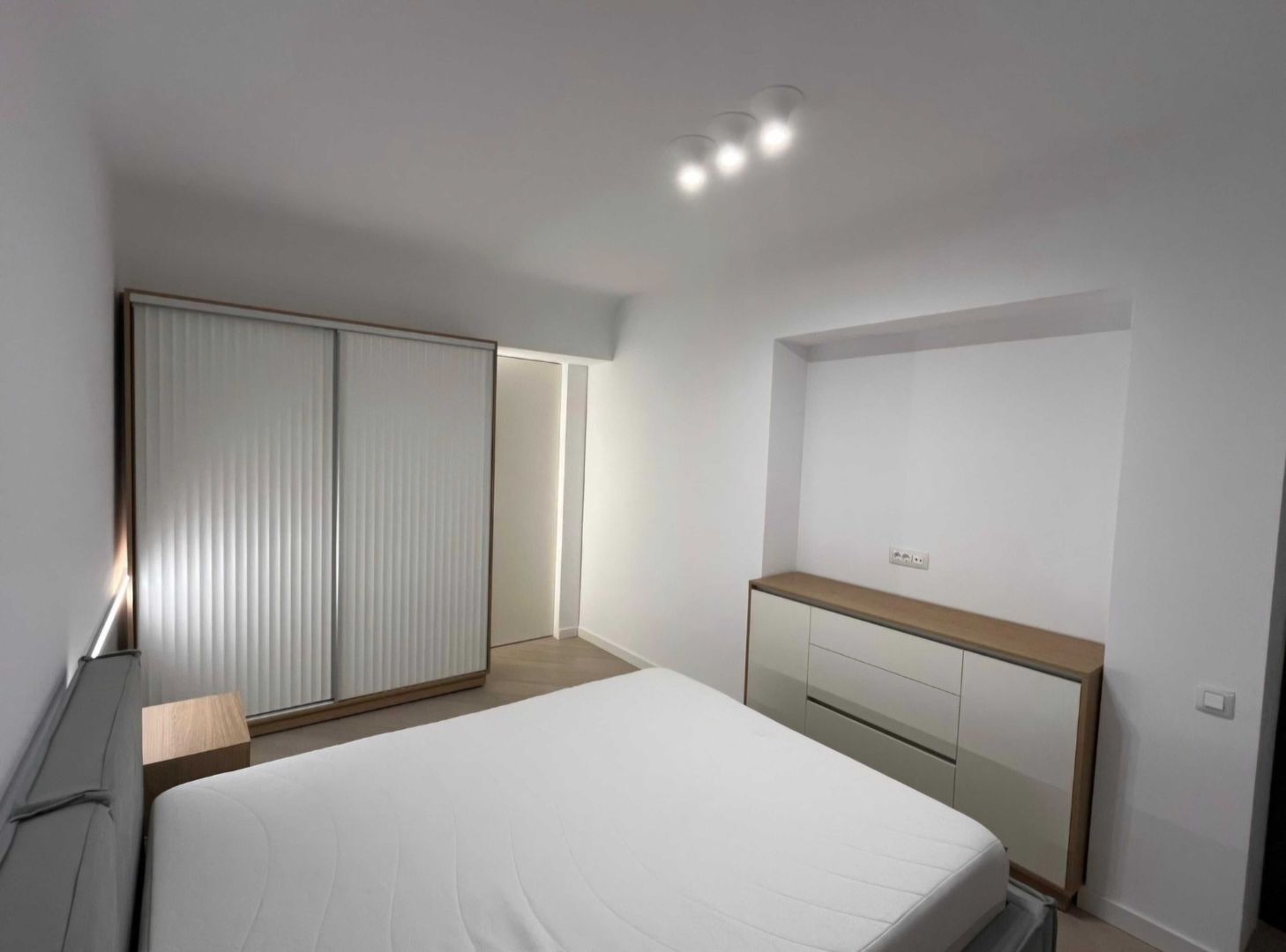 De inchiriat | Apartament 2 Camere Cortina North Pipera - Poză 8