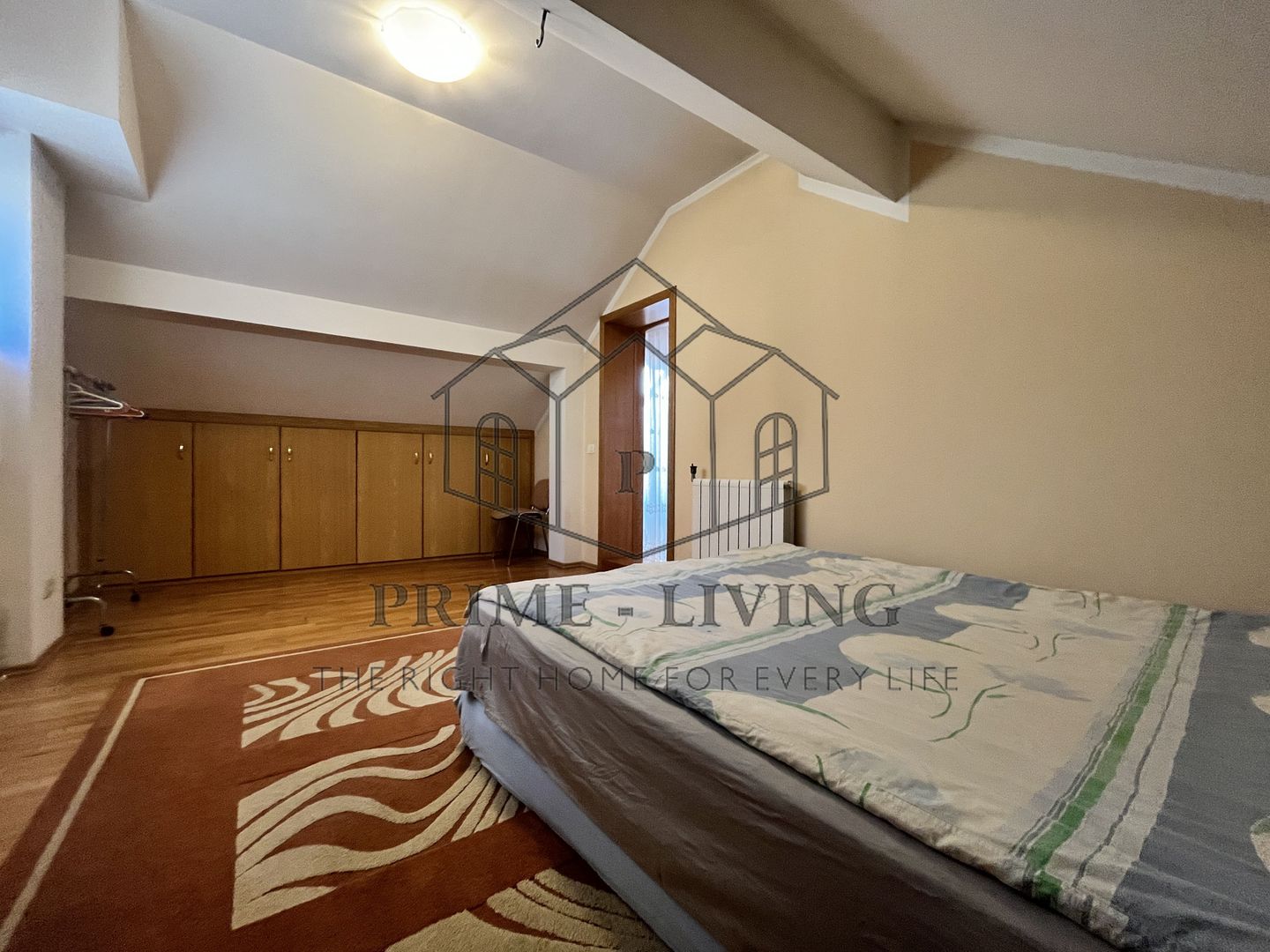 VILA CU 7 CAMERE IN COMPLEX REZIDENTIAL IN IANCU NICOLAE - Poză 23