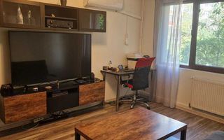 Apartament 3 camere de vanzare - Poză 1