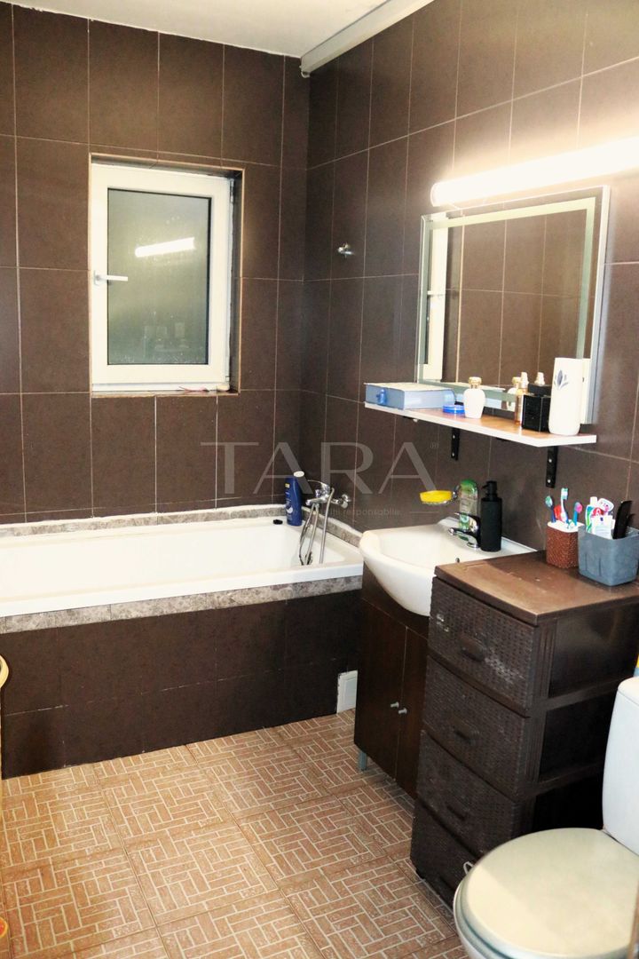 Locație liniștită și parcare proprie – apartament 3 camere Florești. - Poză 8