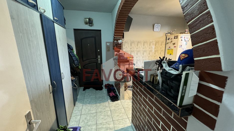 Etaj intermediar. Pozitie excelenta. Boxa in CF - Poză 4