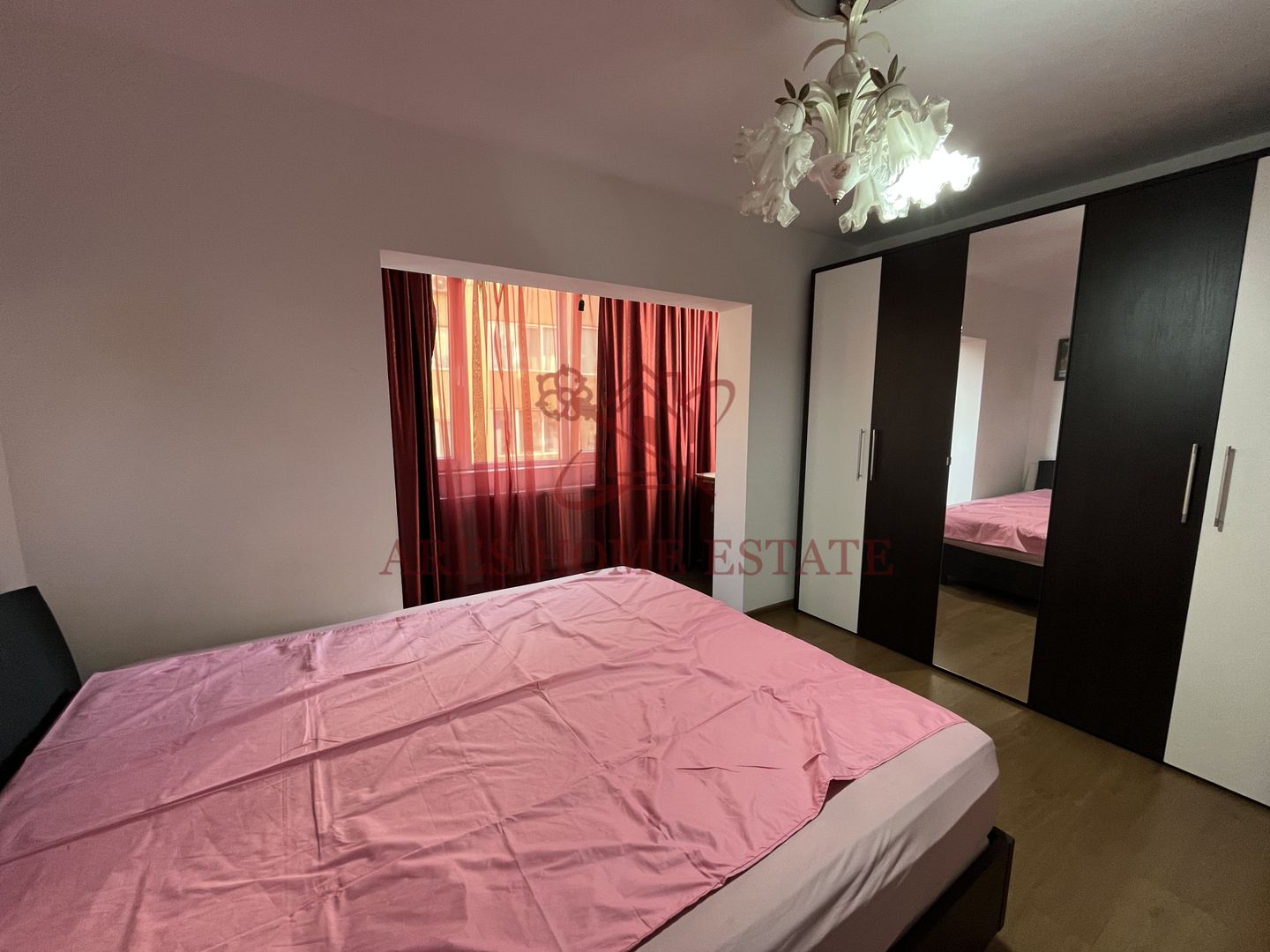 Apartament decomandat, zona Dambovita | Etaj 2 | Centrala proprie - Poză 3