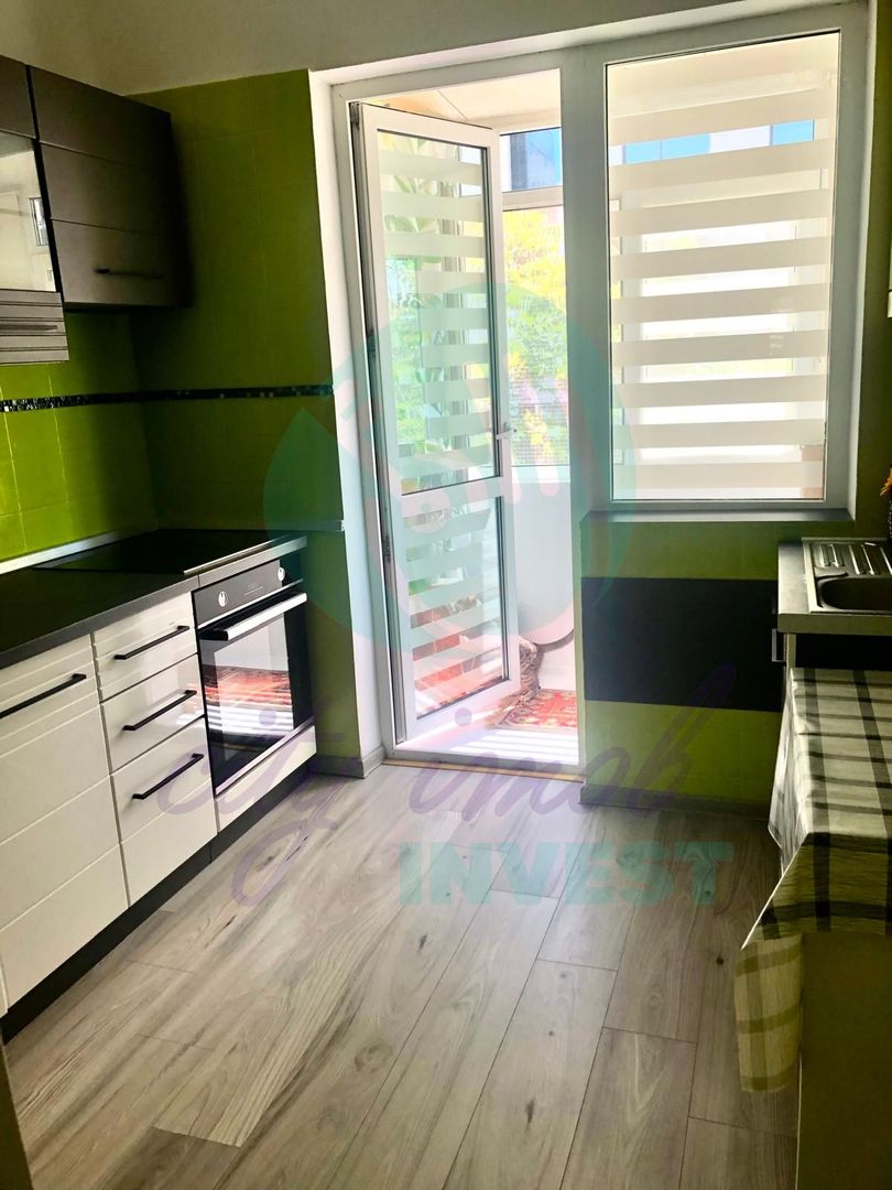 Apartament cu 3 camere renovat si cu parcare - Poză 7