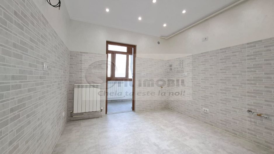 Liber, apartament 2 camere, 53 mp, Nicolina - Belvedere, baie cu geam - Poză 8