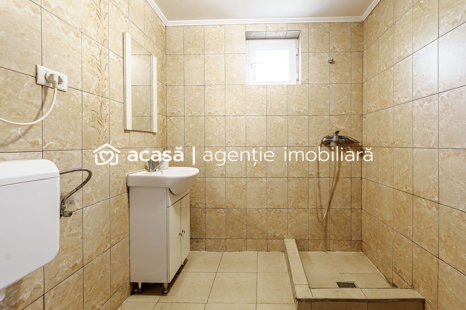 Casă cu 2 corpuri de clădire în Pecica, Arad. - Poză 18