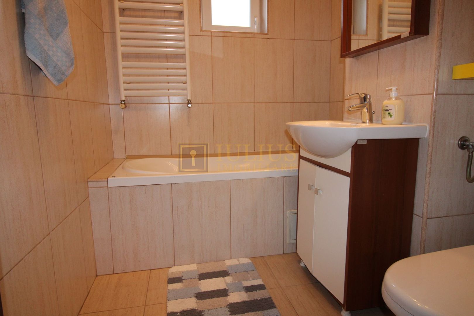 3 camere, 2 bai, centrala proprie, la 7 minute de Spitalul Judetean - Poză 11