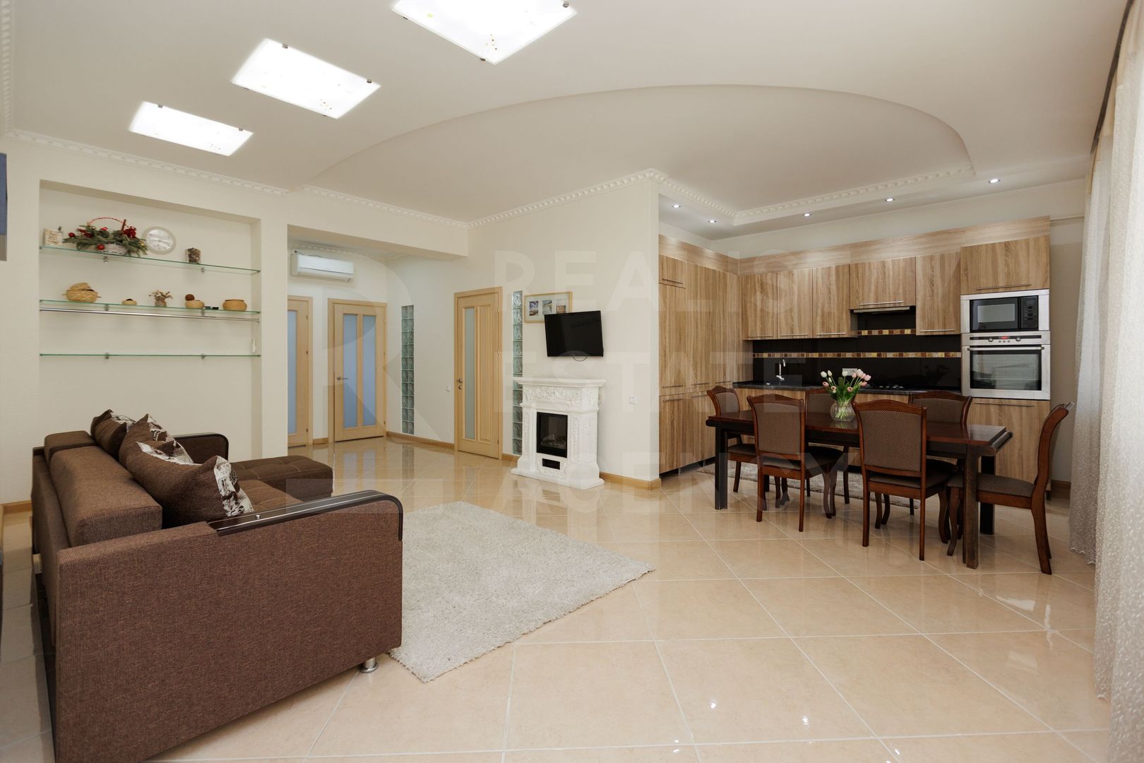 Chirie, apartament, 3 camere, strada Anestiade, Centru - Poză 1