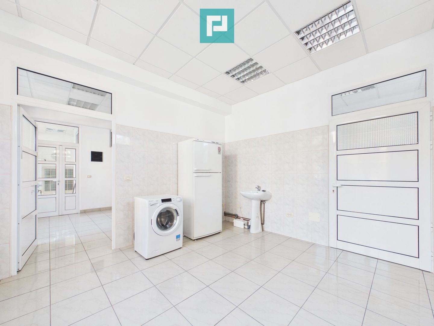 Imobil central cu destinație medicală, Arad - Poză 23