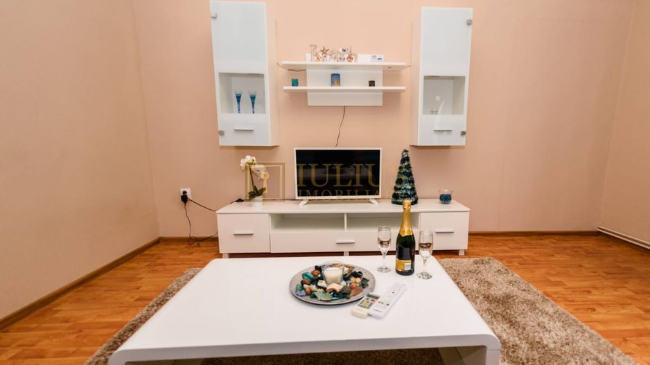 Piata Unirii|, apartament lux| cladire istorica| centrala proprie| 04.10.26 - Poză 8