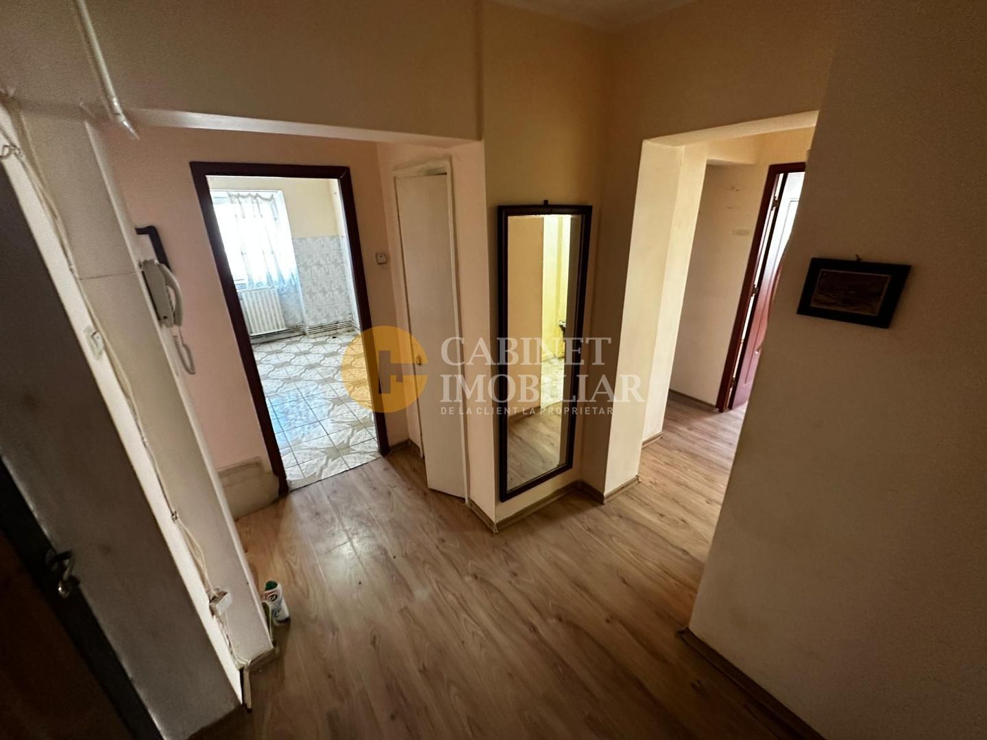 Apartament cu 3 camere decomandat, 2 bai, etaj intermediar - Gara - Poză 6