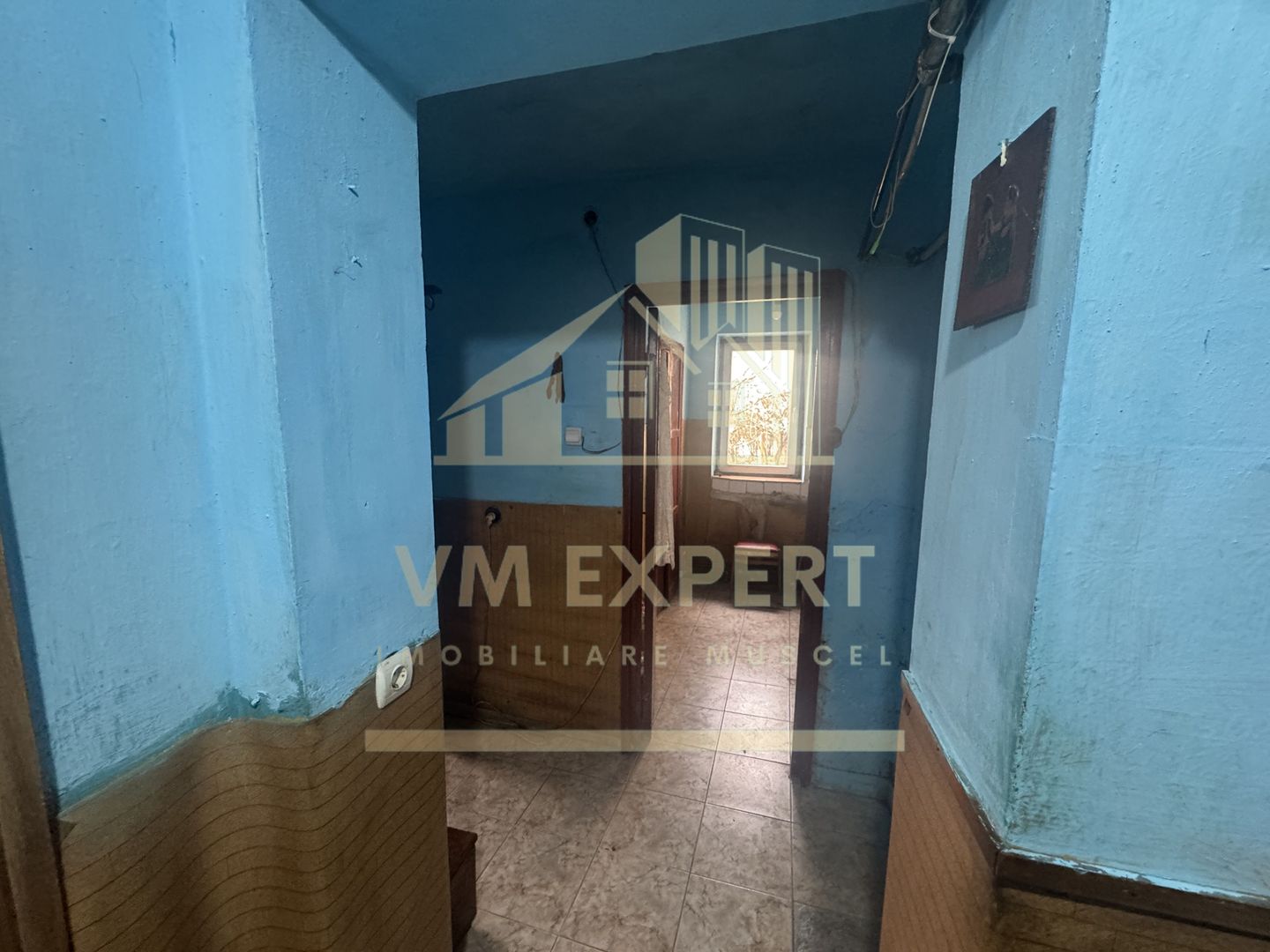 APARTAMENT 3 CAMERE PARTER CAMPULUNG - Poză 3