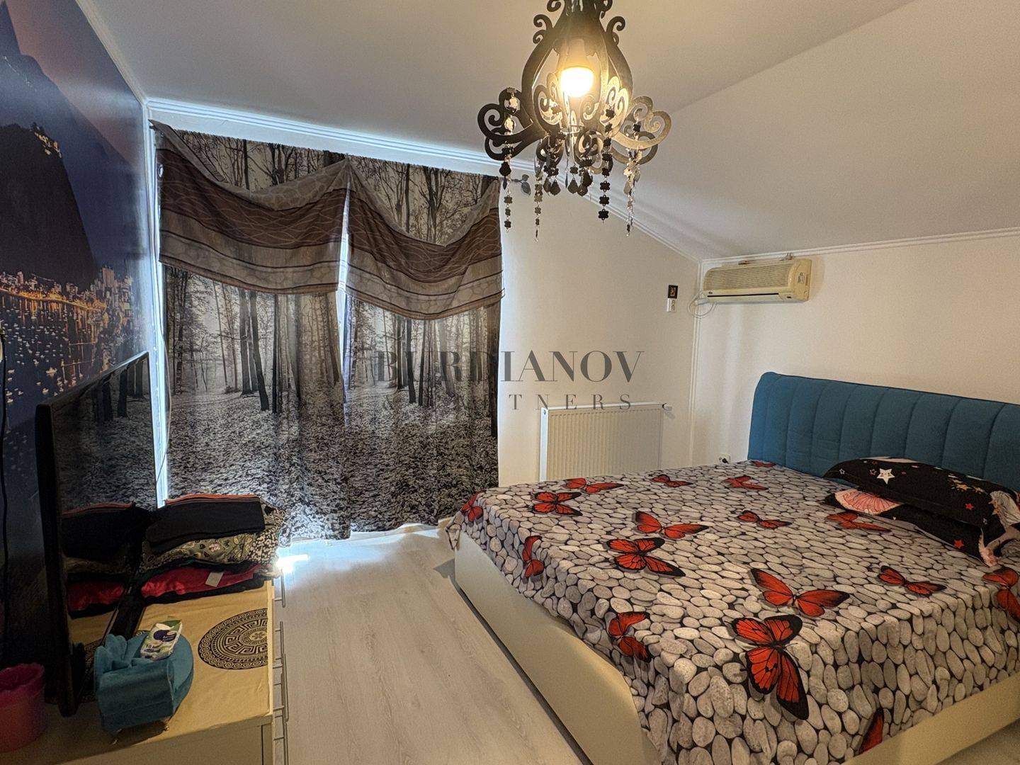 Casă cu 5 dormitoare + Garaj - Islaz - Comuna Brănești - Poză 11