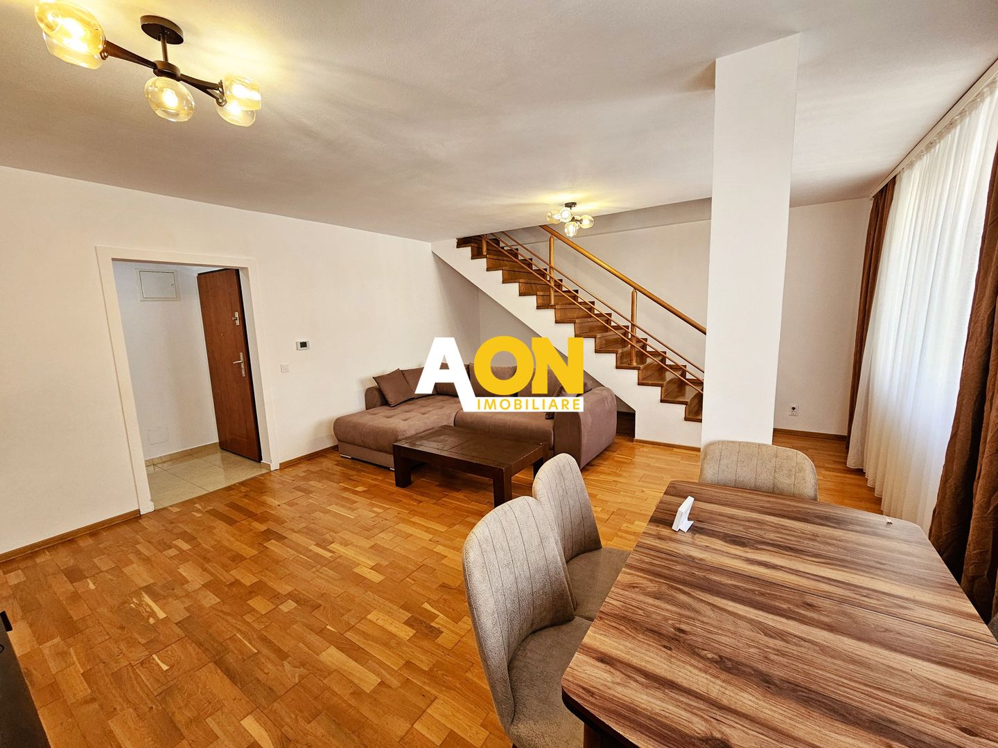 Apartament 4 camere, 3 bai, 137 mp utili, cu garaj, Cetate, zona Piata - Poză 2