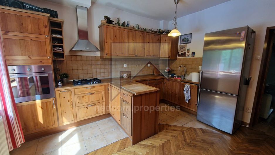 Vanzare apartament 3 camere (E1+M) in Vila (S+P+E1+M) - Teiul Doamnei - Poză 5