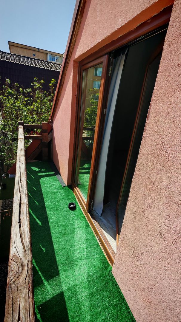 Vila cu 10 camere,pretabil compartimentare in 2 unitati separat,ASTRA. - Poză 21