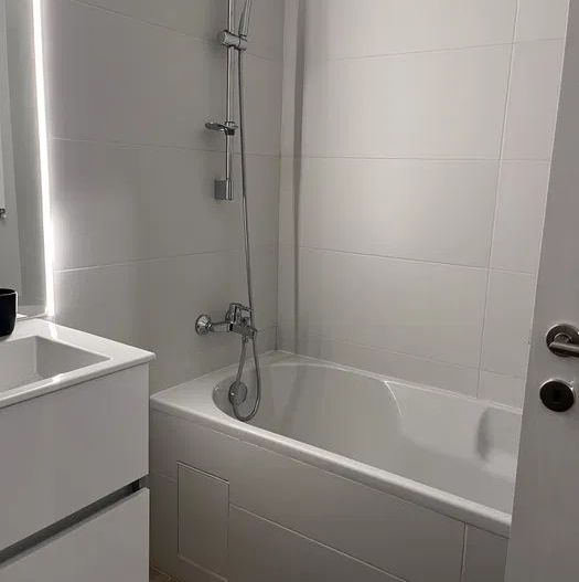 Garsonieră Novum 56 – terasă, centrală proprie, Metrou 10 min - Poză 8