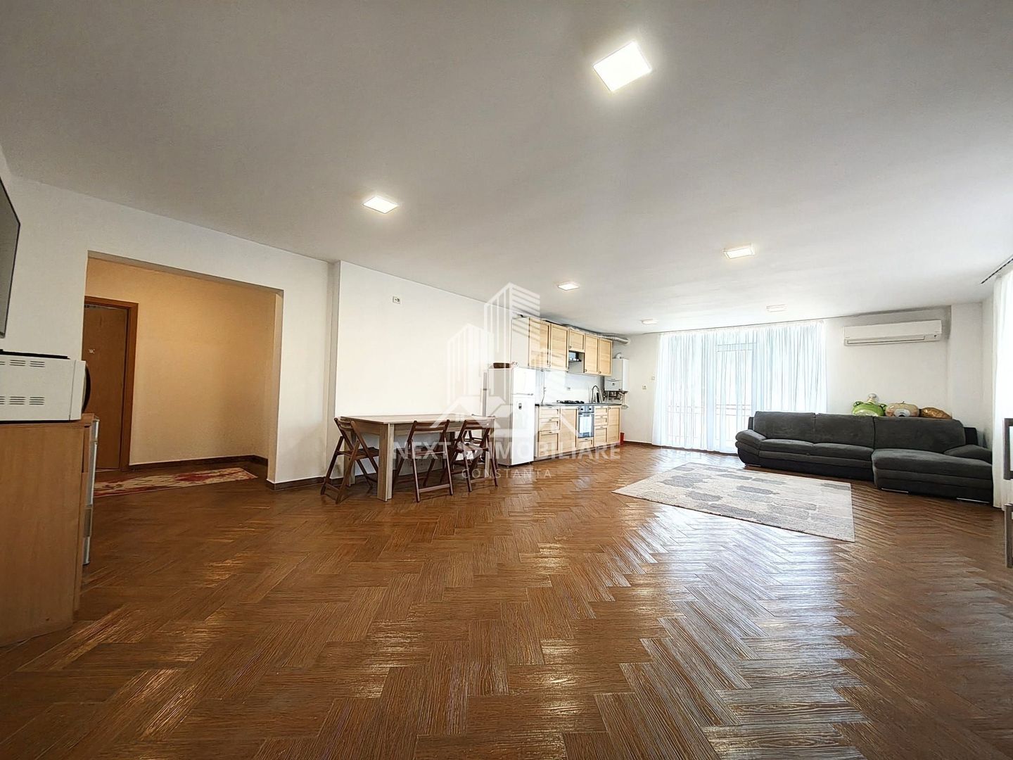 Apartament 4 camere, 118mp utili plus 4 balcoane Mamaia - Poză 3