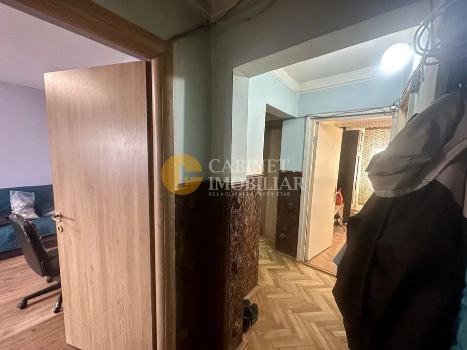 4 Camere Decomandat  - Etaj 1 - Zona Galata/ Biserica Galbena - Poză 4