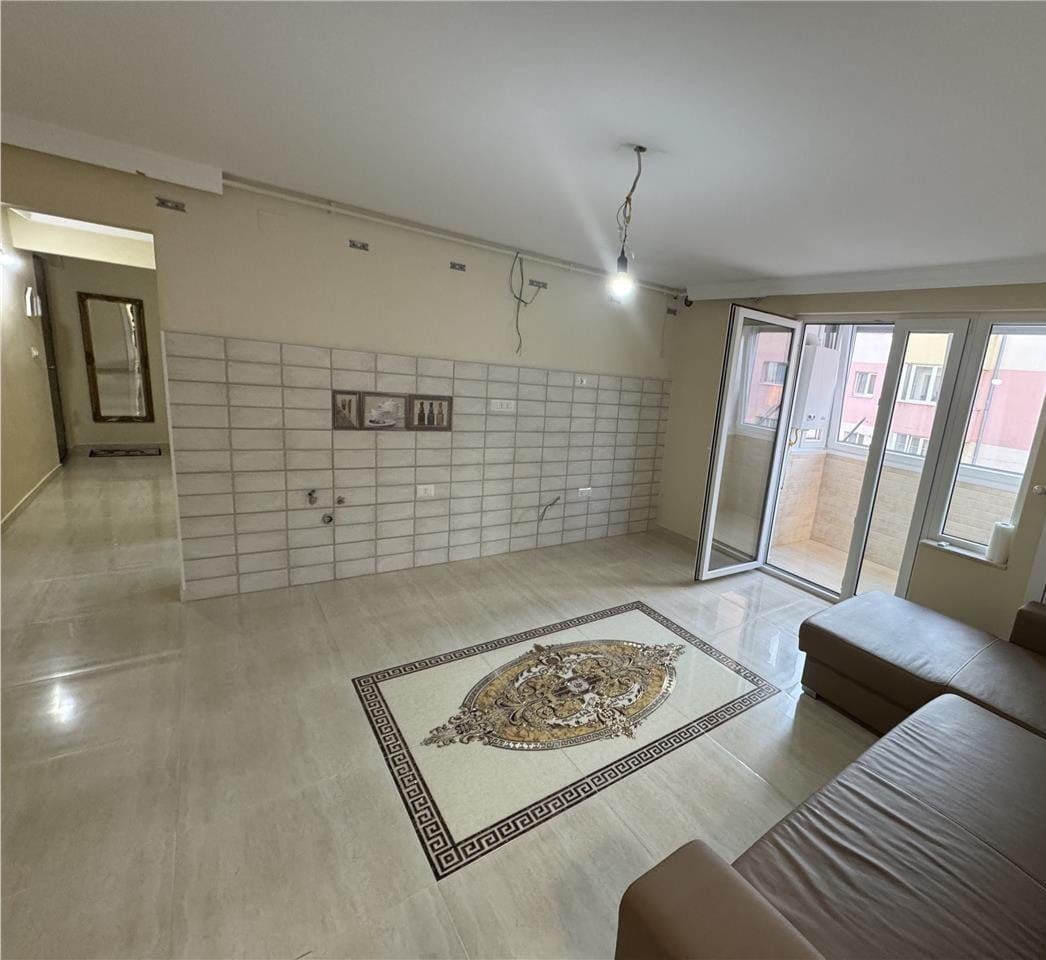 Vând apartament  in Alba Iulia - Poză 1