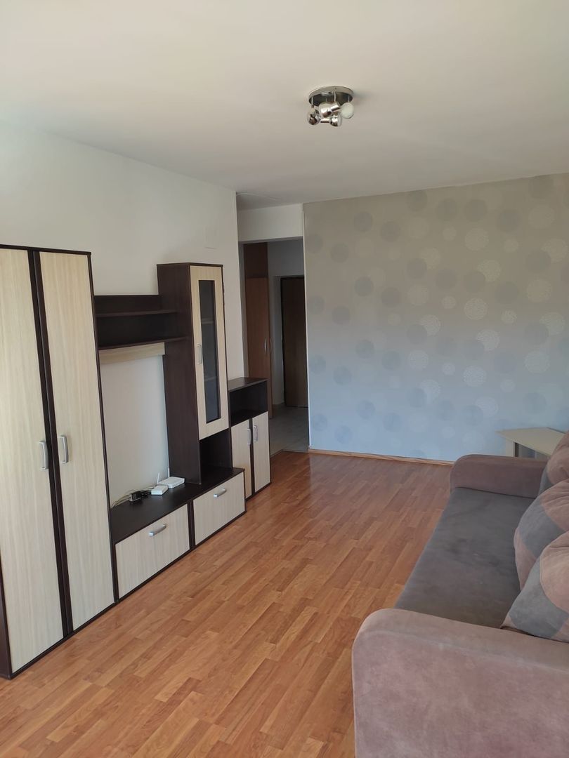 Garsonieră decomandată, centrală proprie, balcon, bloc 2010 - Poză 3