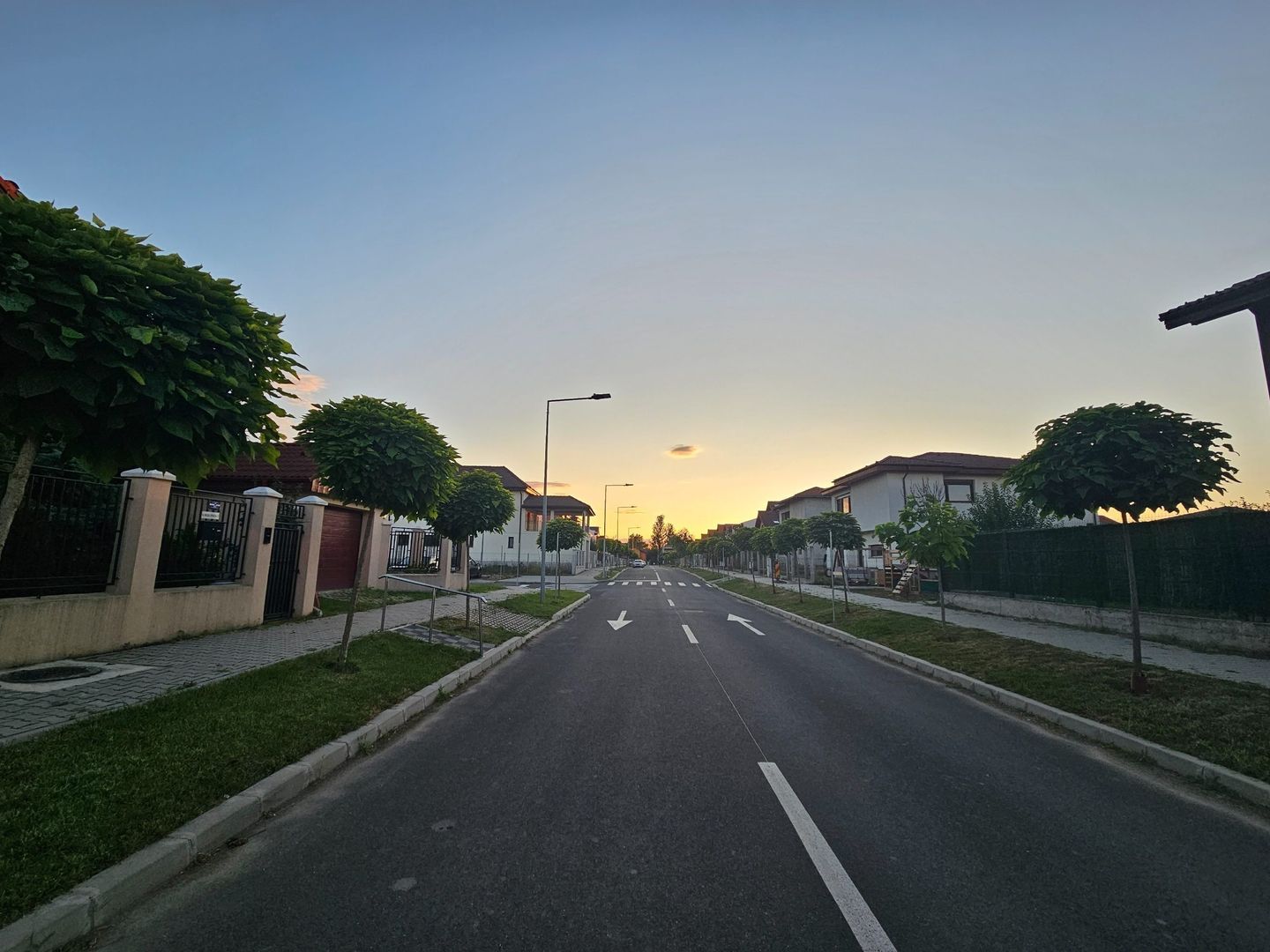 Casa de inchiriat cu  curte 500 metri Baneasa Aviatiei recent renovata - Poză 2