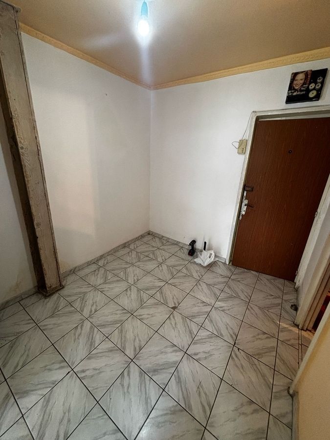 GARSONIERA SPATIOSA  METROU APARATORI PATRIEI - Poză 1