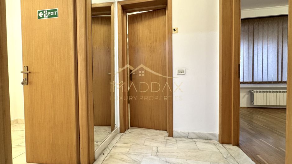 Vila centrala cu 13 camere *460mpu* + garaj // Dorobanți - Poză 31