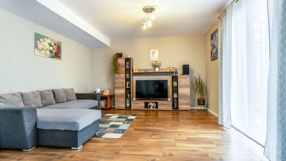 Duplex cu 4 dormitoare, in Floresti! - Poză 1