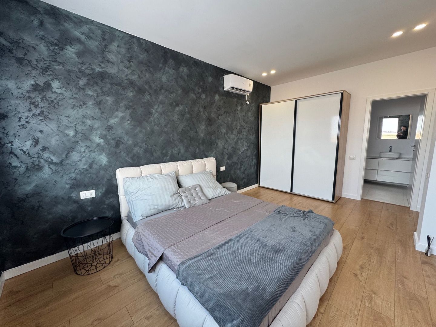 Casa pe parter Tunari, curte 330m, MOBILATE si UTILATE - Poză 8