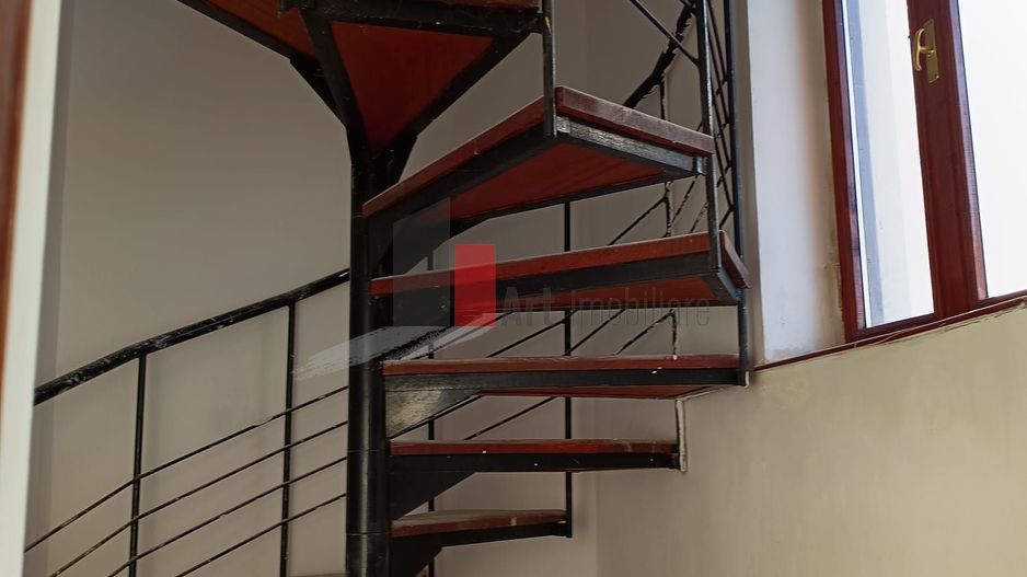 Vila  de inchiriat recent renovata - Poză 34