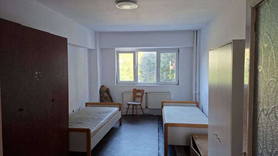 BRASADAS inchiriaza ap cu 4 cam etaj 3/8 cu lift in Micro 17. - Poză 3