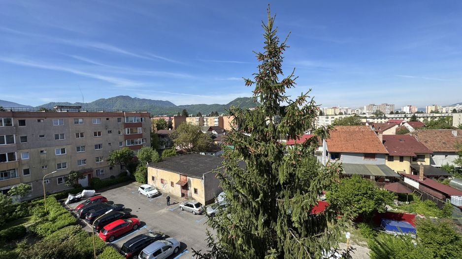 Apartament decomandat cu 3 camere in Florilor, strada Crinului - Poză 4