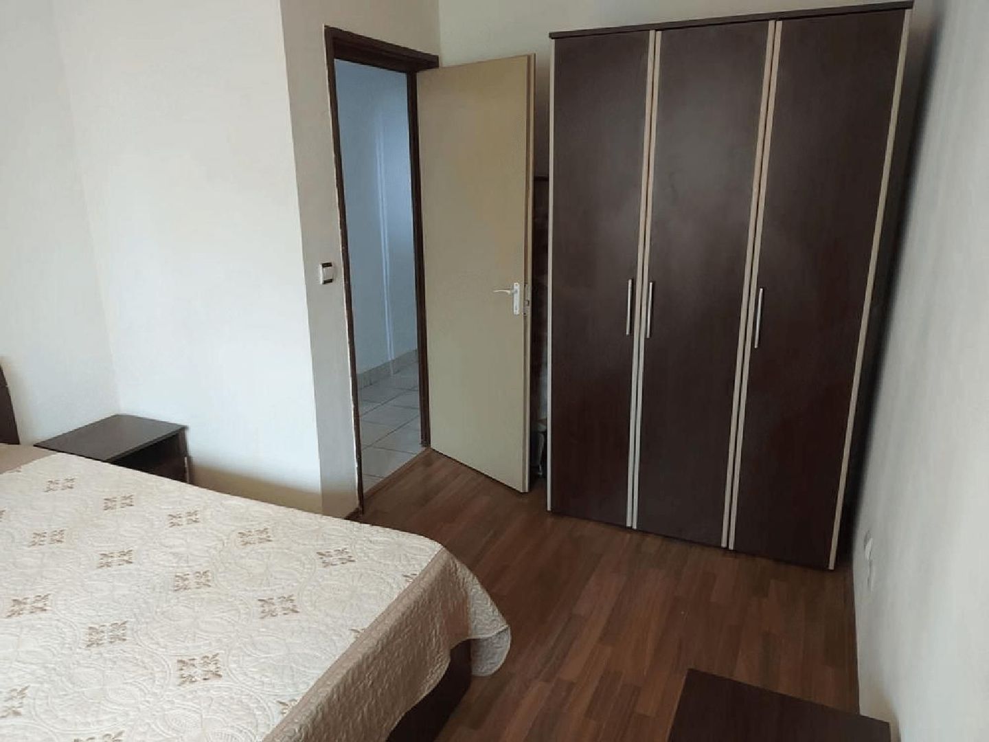 Apartament superb 3 camere metrou Crangasi - Poză 3