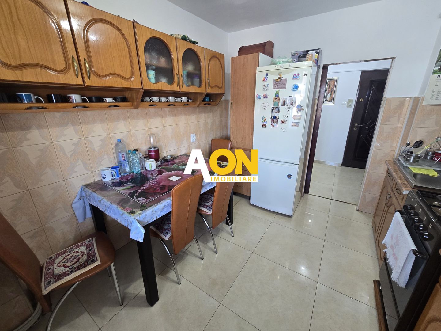 Apartament 3 Camere, 2 Bai, cu Balcon - Poză 8