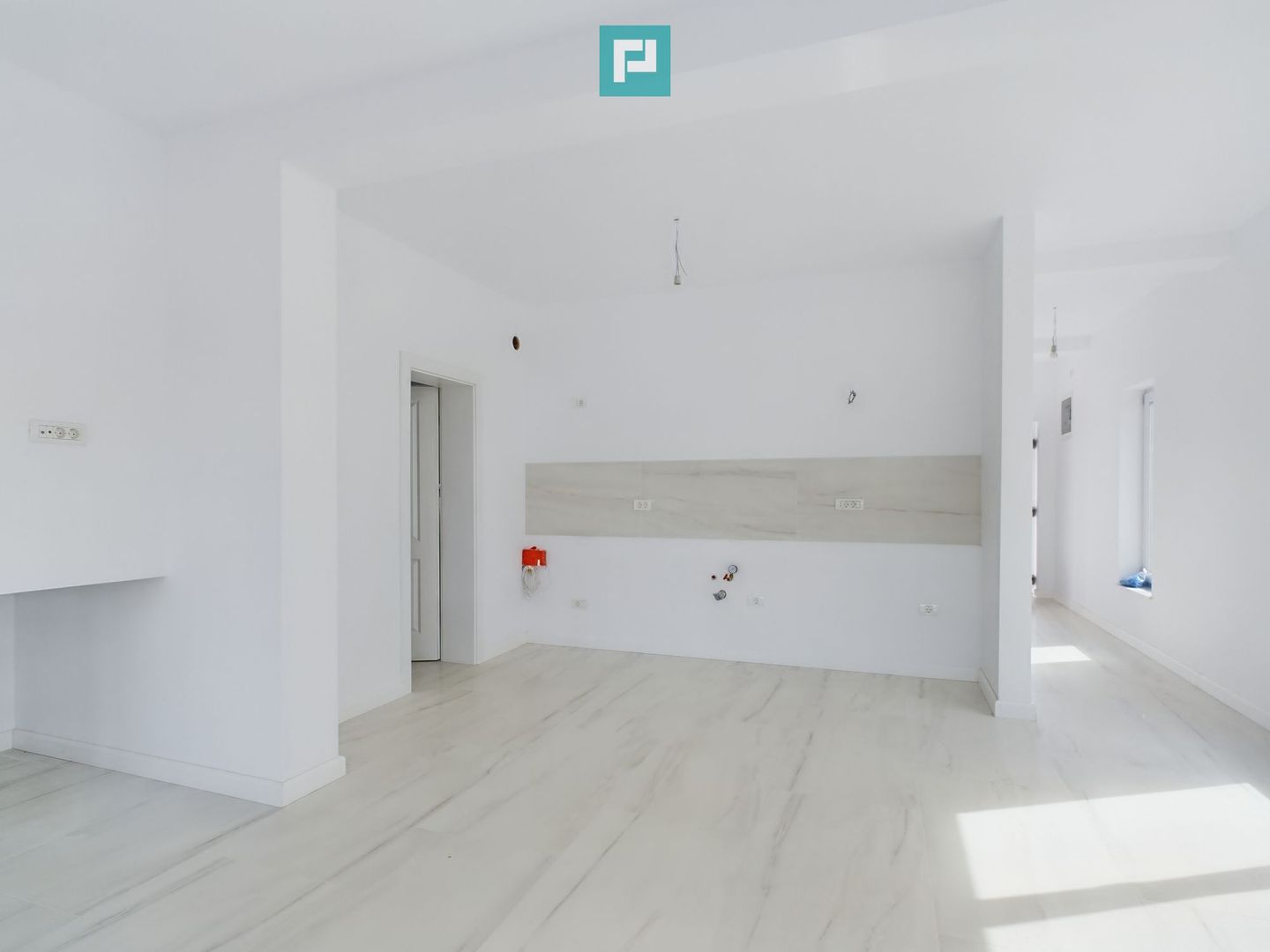 Duplex cu 5 camere în Ghiroda - Poză 4