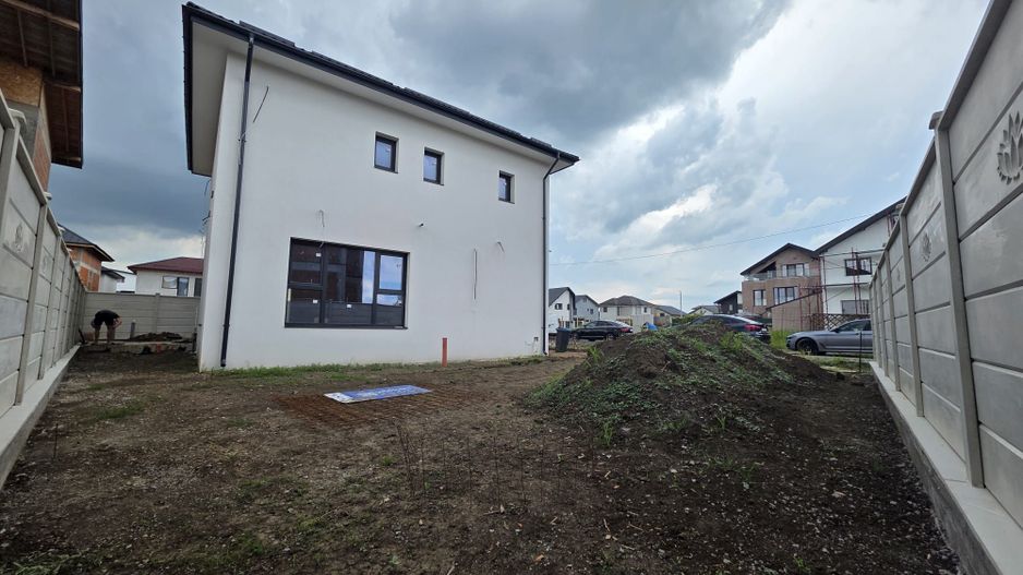 Vilă individuală în Tunari – 5 camere, curte privată - Poză 26