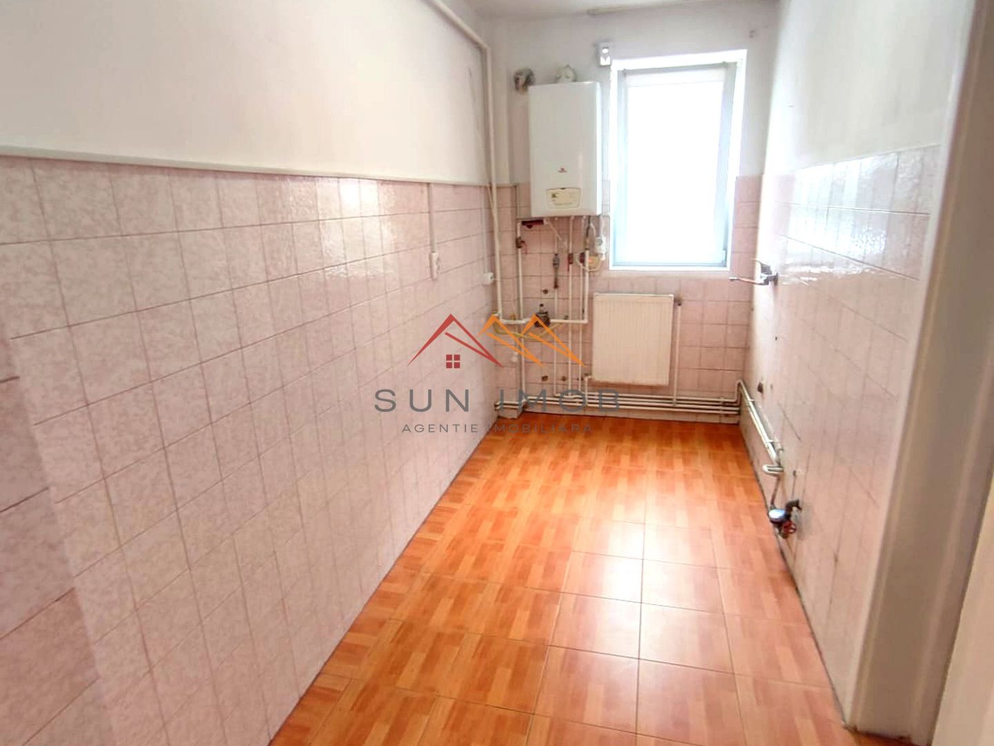 Apartament 3 camere - parter, Piața centrală - Câmpina - 69500 EURO - Poză 6