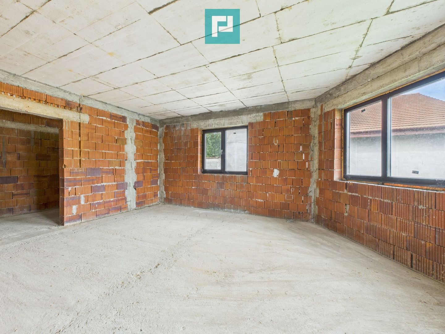 Casă la roşu P+E+M în Şagu - Poză 5