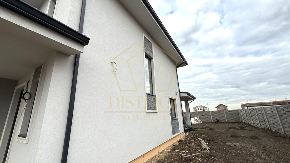 Duplex cu bucatarie inchisa si 4 camere | Sacalaz - Poză 12