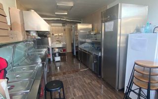 Spatiu comercial , suprafata de 30 mp, zona Centrala ,pret 800 euro neg - Poză 1