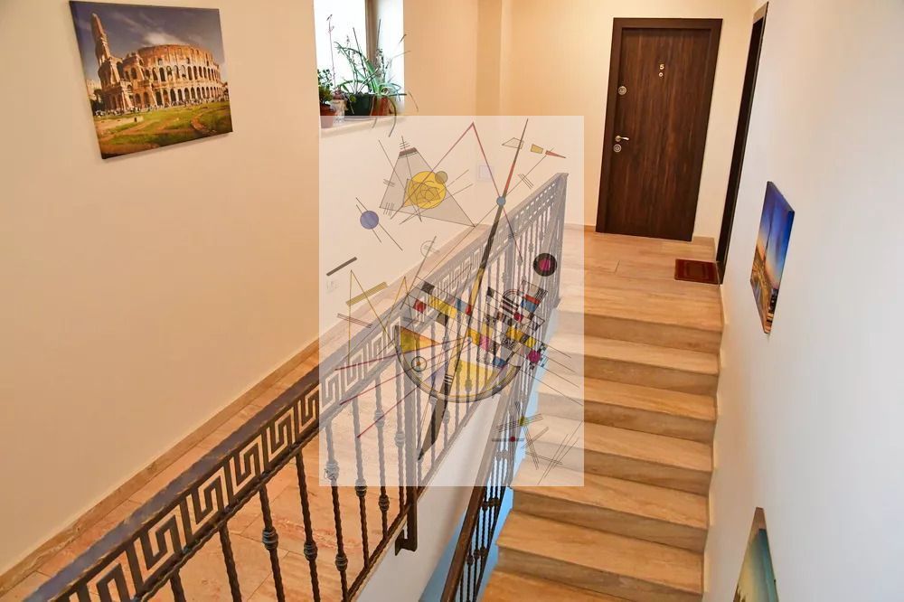 Bran - Casa pe strada Valea Portii. 223 mp, 4 dormitoare - Poză 4